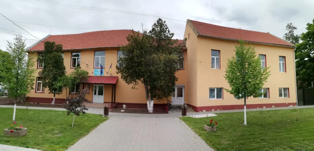 Şcoala Gimnazială Uivar