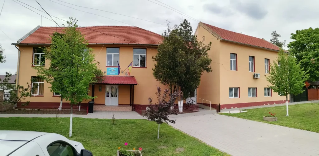 Şcoala Gimnazială Uivar